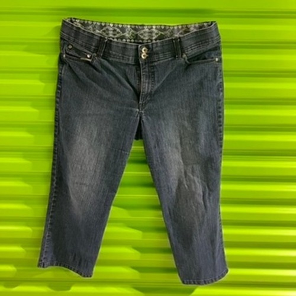 Bandolino Blu Womens Size 14 Dark Wash Denim Capri Jeans Comfort Stretch Waist